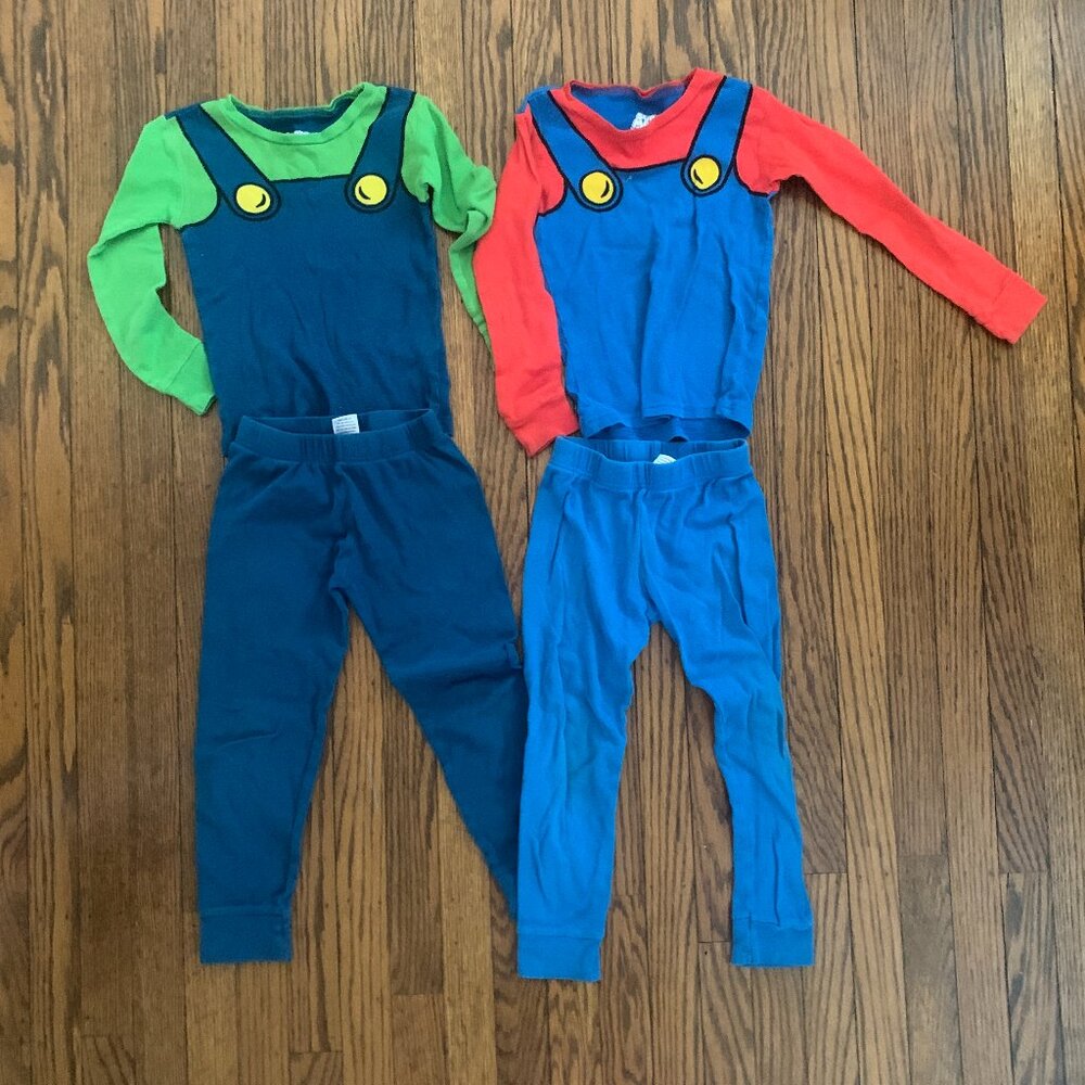Mario and Luigi pajamas size 6 TWO SETS
